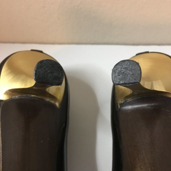 ST JOHN Black Soft Patent with Matte Gold Heel Pumps - Picture 12 of 15